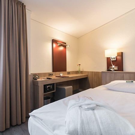 Hotel Gustav-Stresemann-Institut Бон Екстериор снимка