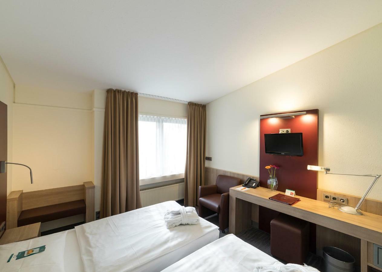Hotel Gustav-Stresemann-Institut Бон Екстериор снимка