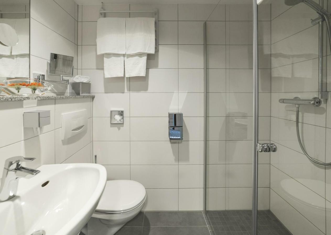Hotel Gustav-Stresemann-Institut Бон Екстериор снимка
