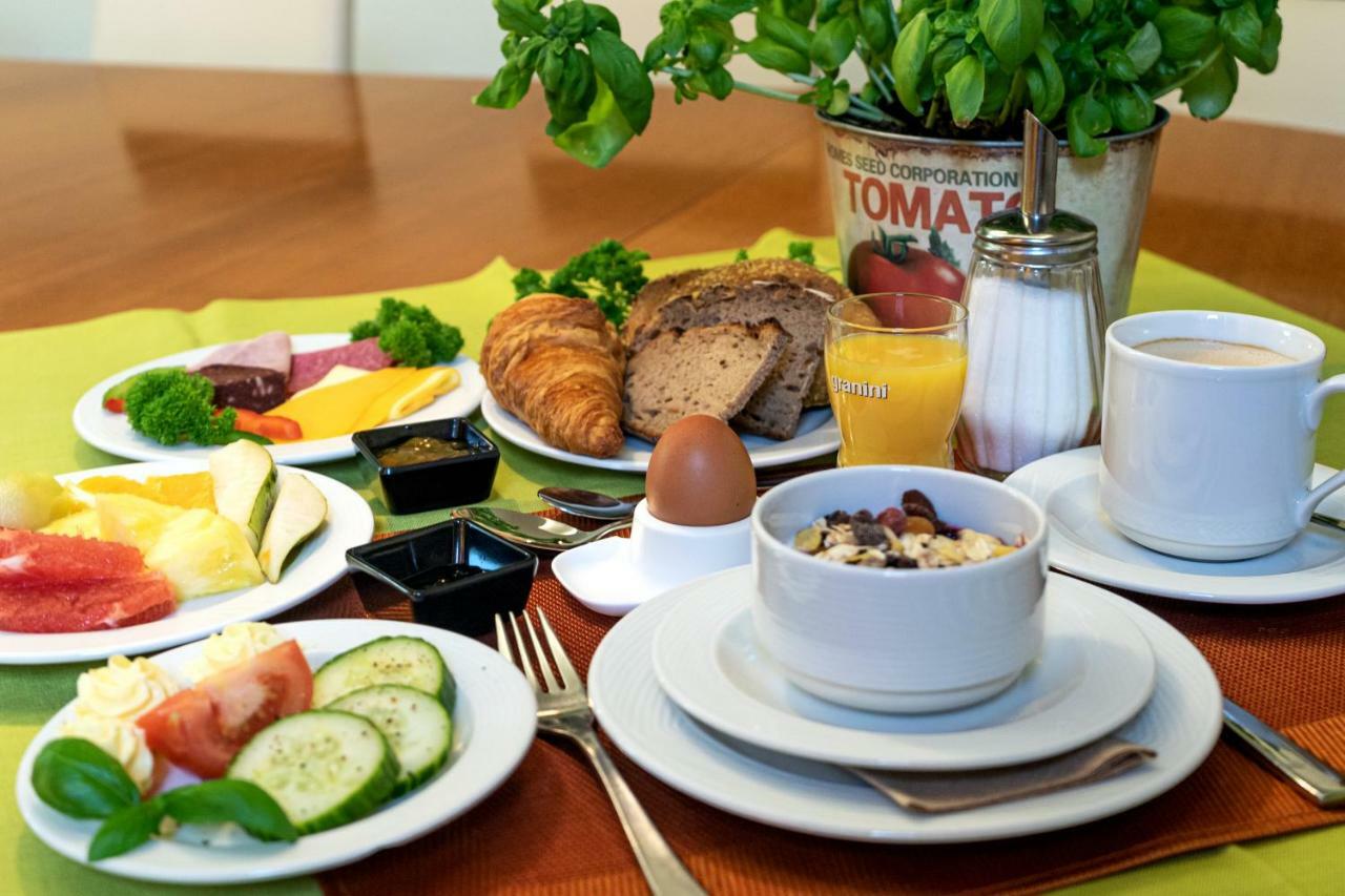 Hotel Gustav-Stresemann-Institut Бон Екстериор снимка