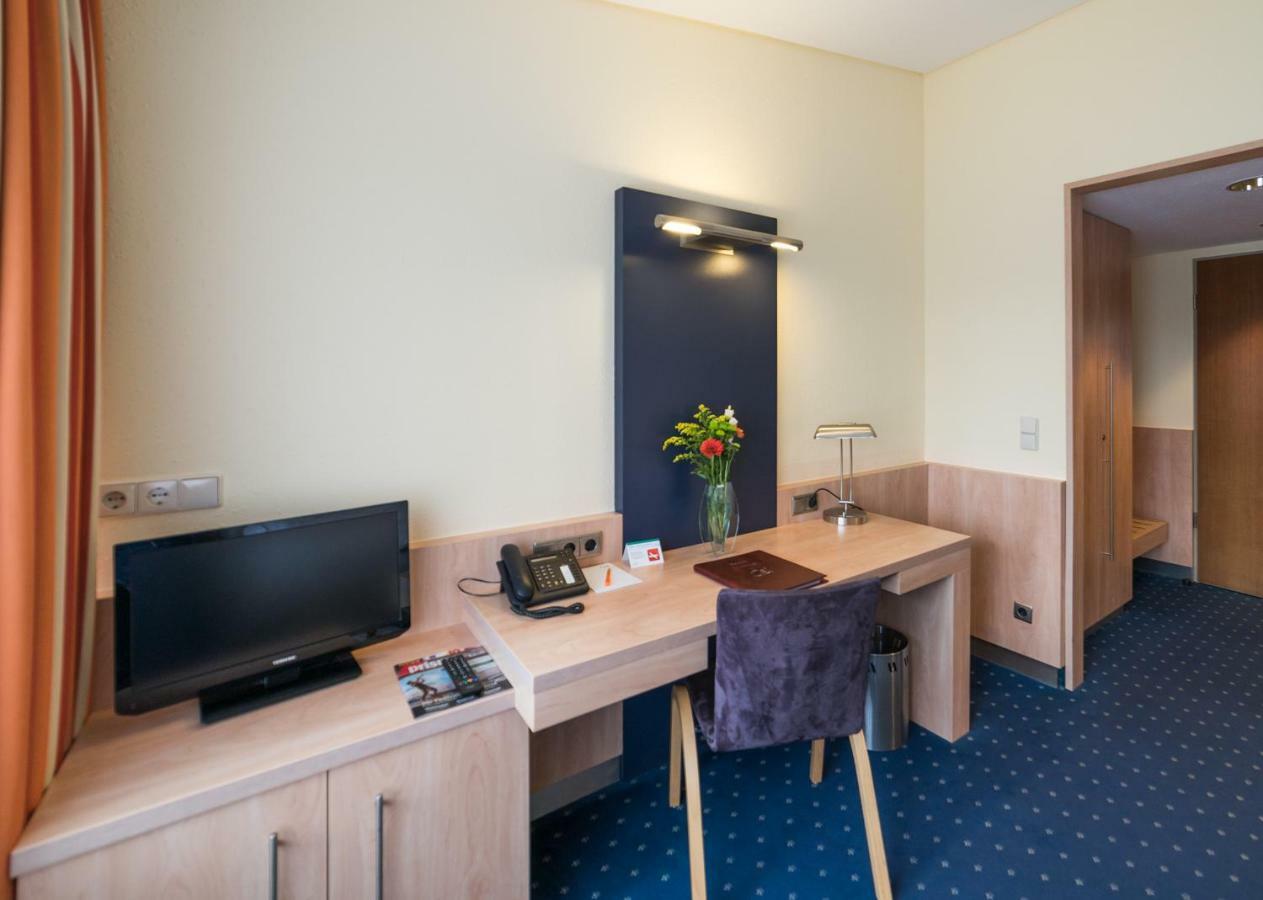 Hotel Gustav-Stresemann-Institut Бон Екстериор снимка